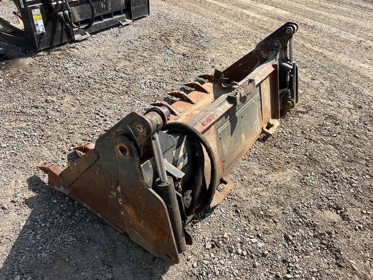 caterpillar-74”-4-1-skid-steer-bucket-image-2