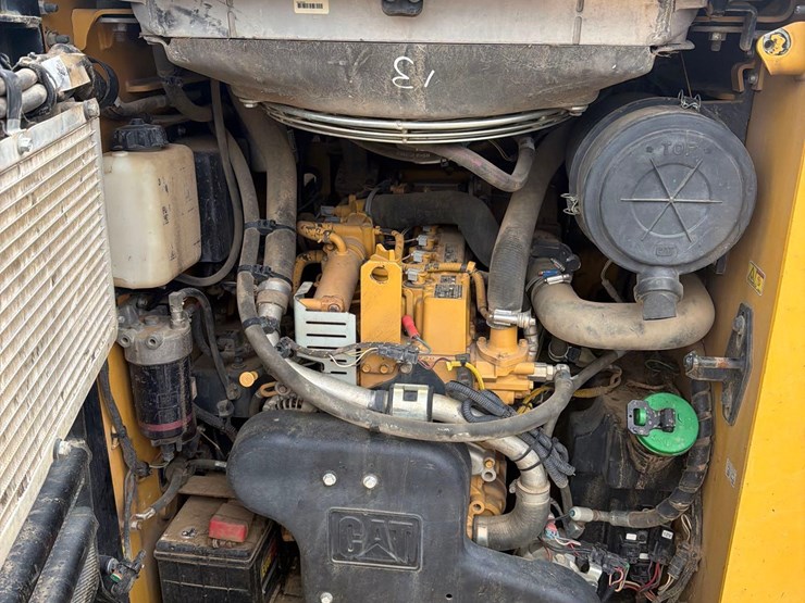 2015-caterpillar-289d-image-30