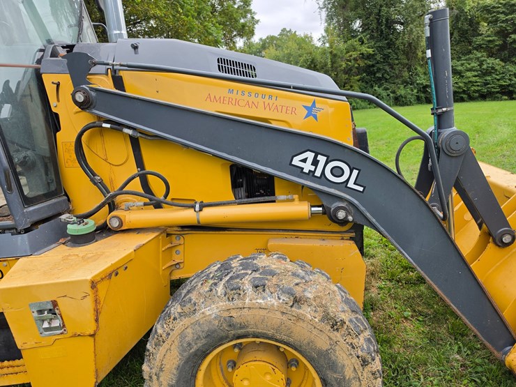 2016-deere-410l-image-131