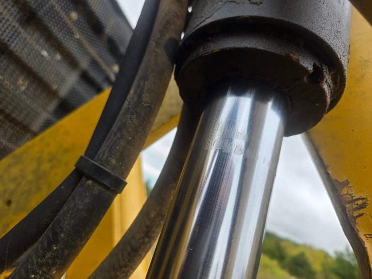 caterpillar-420f-image-103