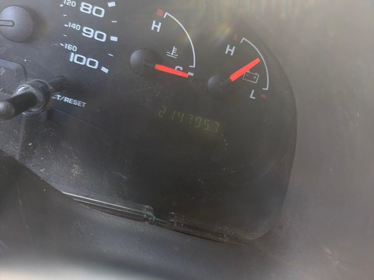 2006-ford-e250-image-47