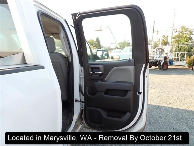 2018-chevrolet-1500-image-25