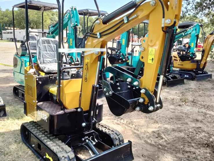 #18-•-cfg-mini-excavator---h13r-image-2