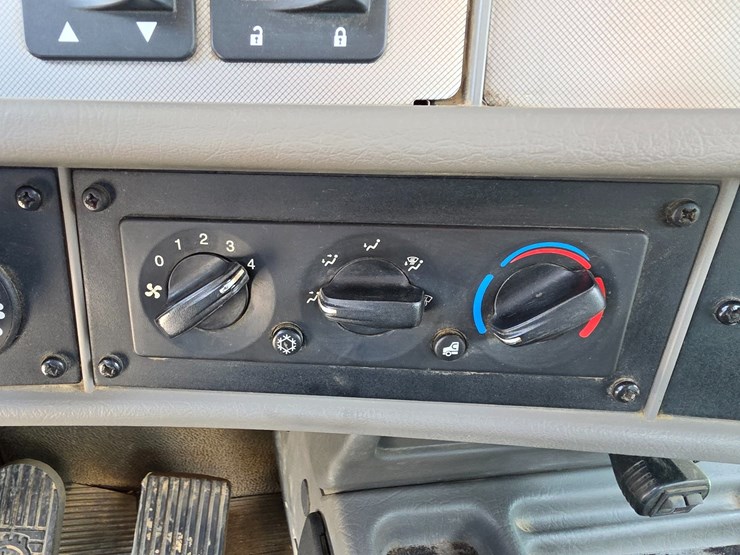 2018-kenworth-t370-image-68