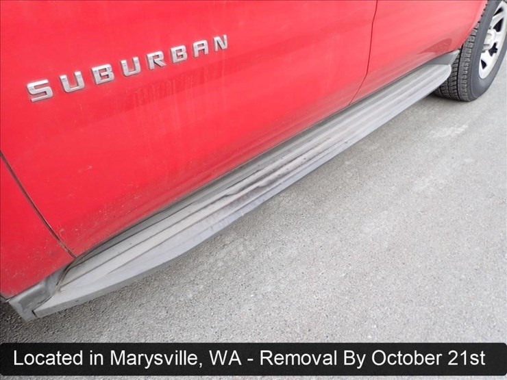2015-chevrolet-suburban-image-25