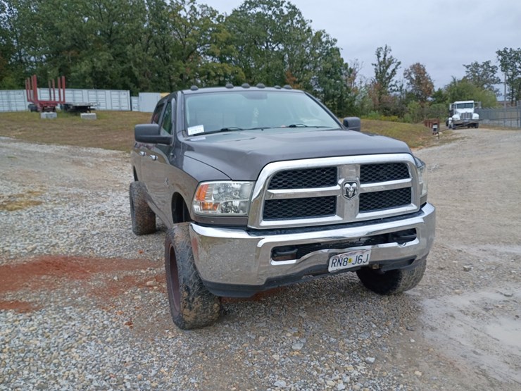 2016-dodge-2500-image-14