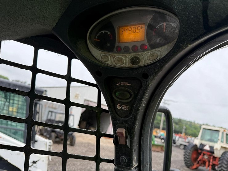2018-bobcat-t740-image-25