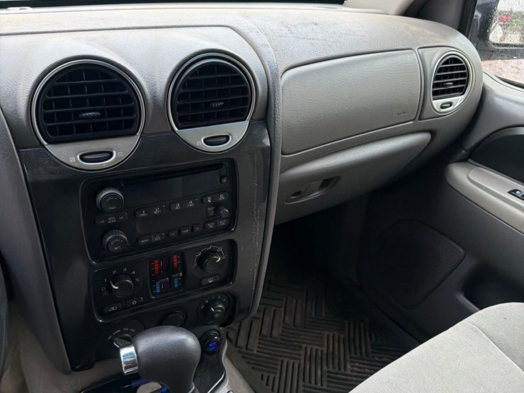 2005-gmc-envoy-image-25