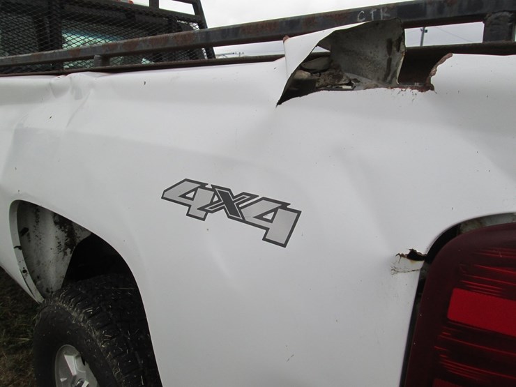 2011-chevrolet-2500hd-image-6