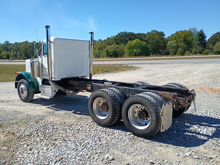 1990-peterbilt-379-image-4