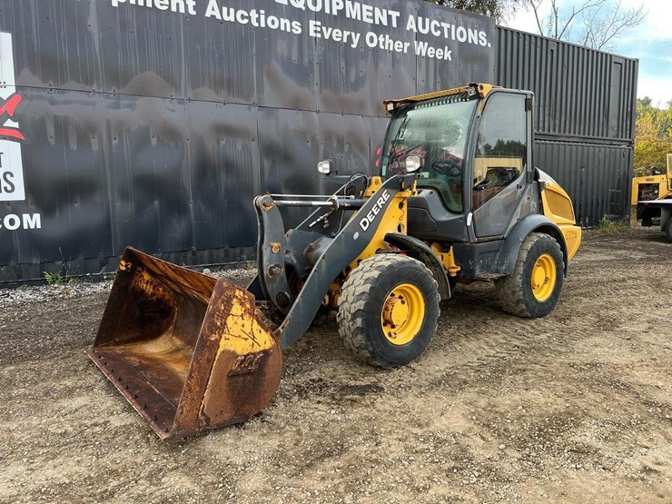 deere-204l-image-2
