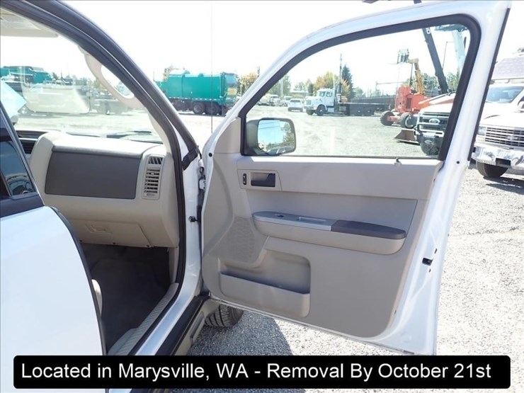 2012-ford-escape-image-24