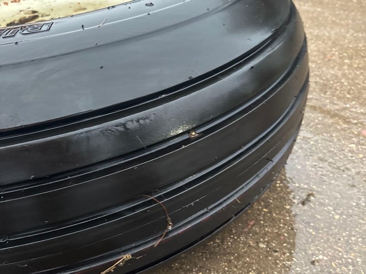 3--11l-15-implement-tires-and-rims-image-7