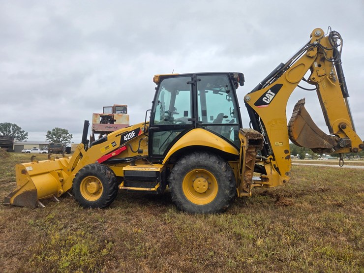 caterpillar-420f-image-7