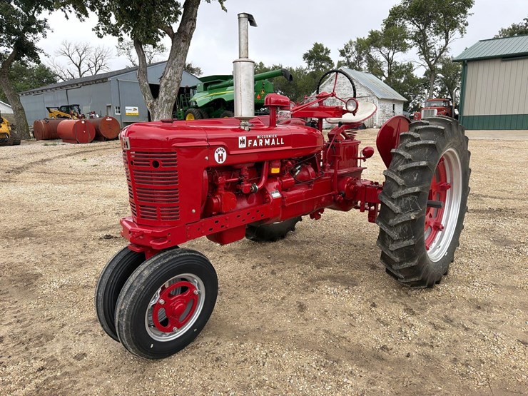 1954-farmall-super-h-tractor—restored-image-1
