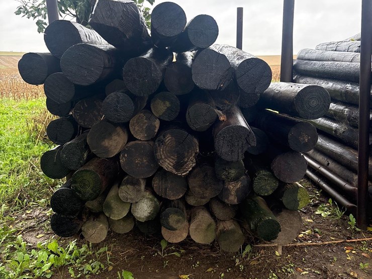 wood-post-and-stand-image-1