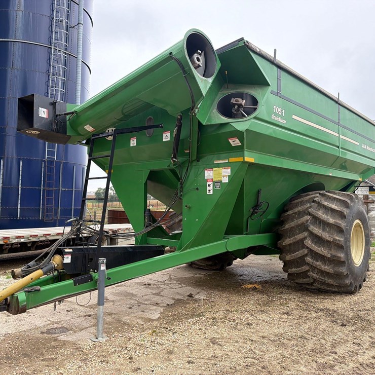 2012 J&M 1051 Grain Storm Grain Cart-1 Owner