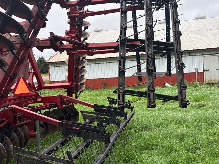 case-ih-3900-image-40