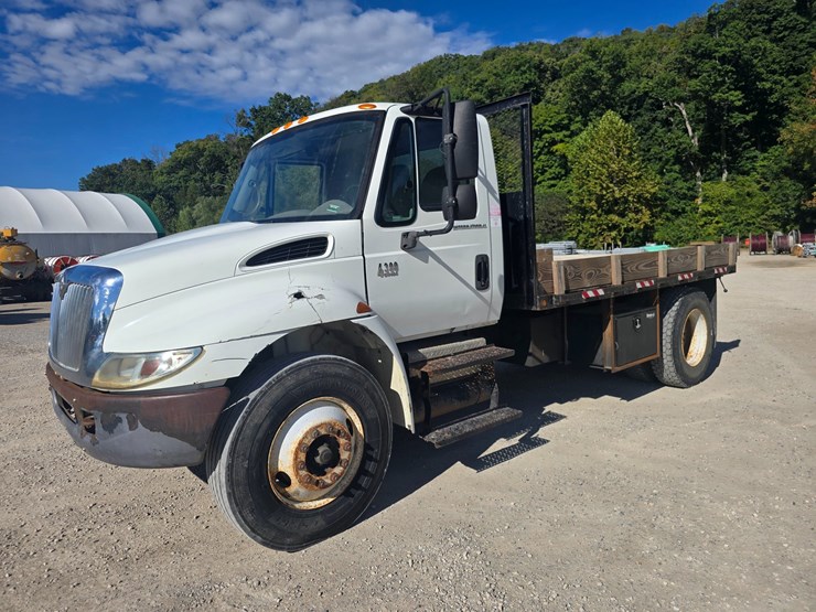 2006-international-durastar-4300-image-3