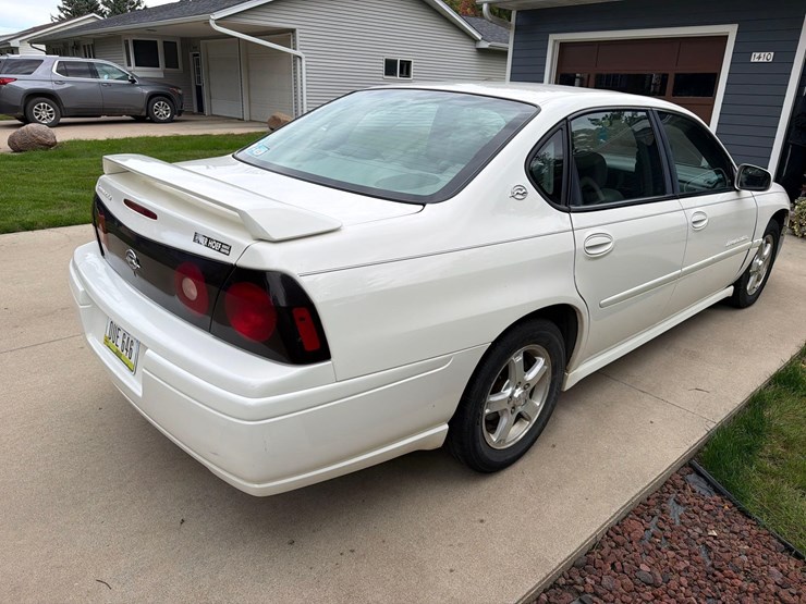 2004-chevrolet-impala-ls-car-image-4