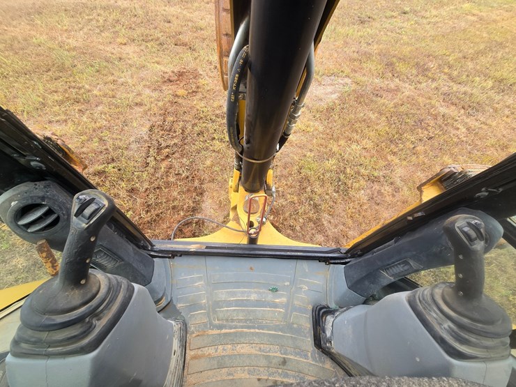 caterpillar-420f-image-55