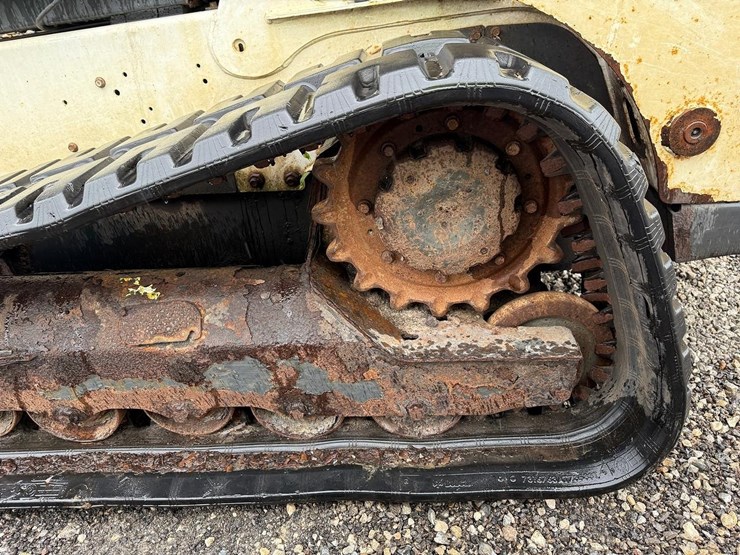 2018-bobcat-t740-image-19