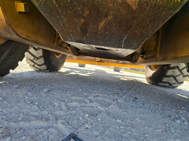 2005-caterpillar-12h-image-60