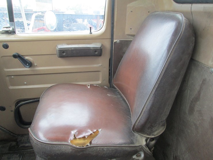 1986-international-s1900-image-25