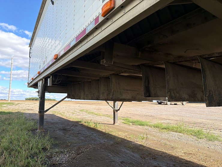 2011-wilson-46ft-fixed-tri-axle-live-bottom-semi-belt-trailer--1-owner--very-clean-trailer-image-32