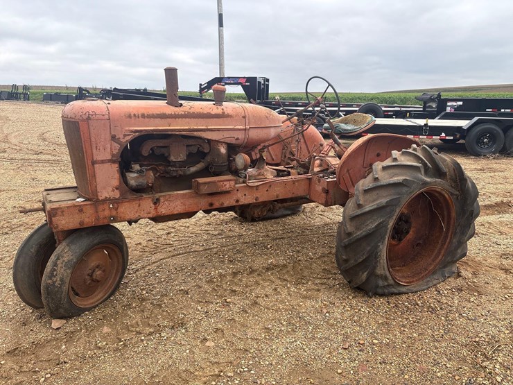 allis-wc-tractor-image-3