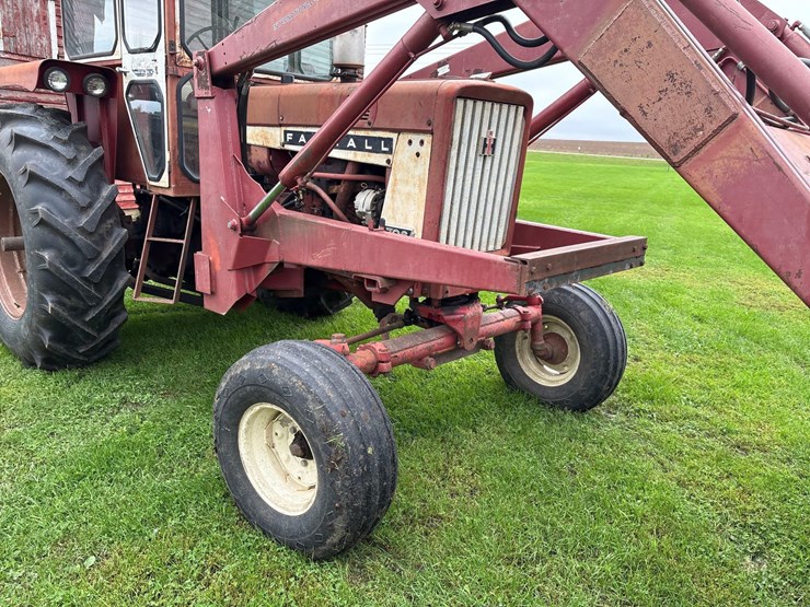 farmall-706-tractor-with-case-2355-loader-image-14