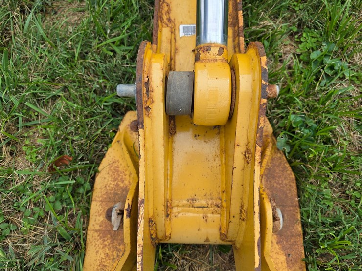 2016-deere-410l-image-126