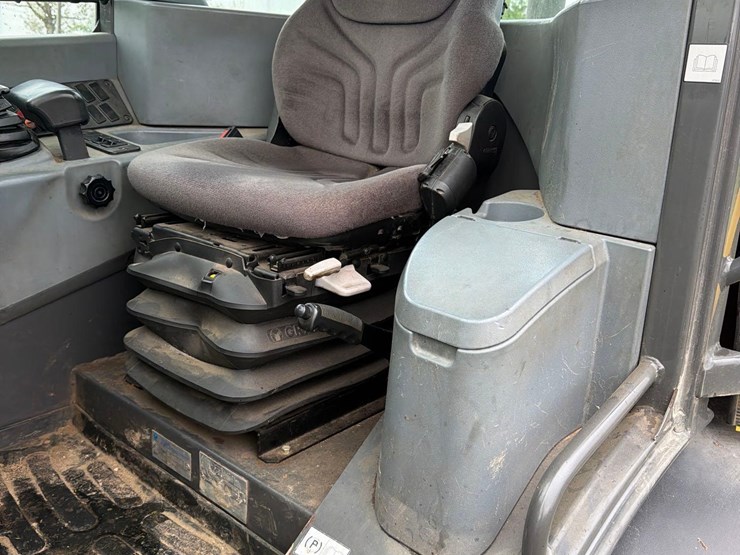 new-holland-w80c-image-29