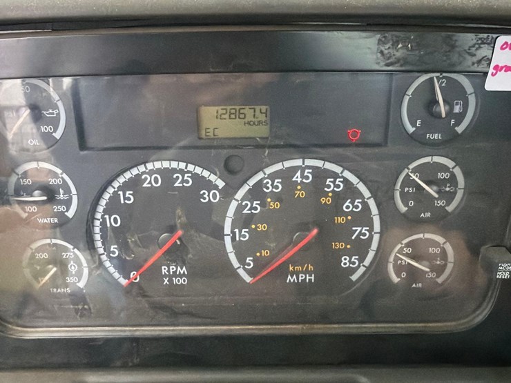 2005-sterling-9500-semi-tractor-image-53