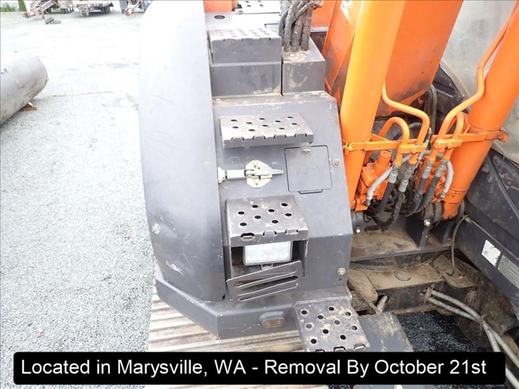 2014-hitachi-zx135us-5b-image-19