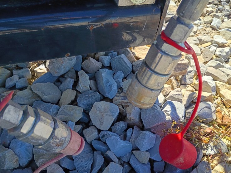 #27022-•-wolverine-hydraulic-pallet-forks-skid-steer-attachment-image-8