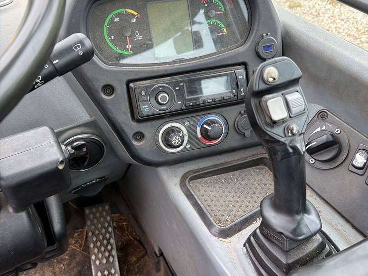 new-holland-w80c-image-35