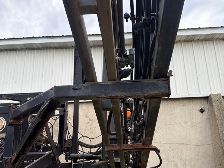 demco-3pt-boom-sprayer-image-24