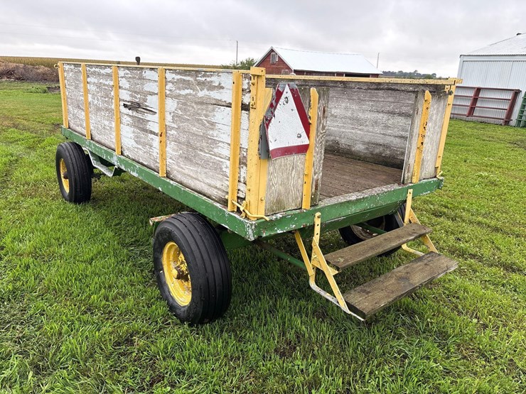 70”-x-142”-john-deere-barge-wagon-image-4