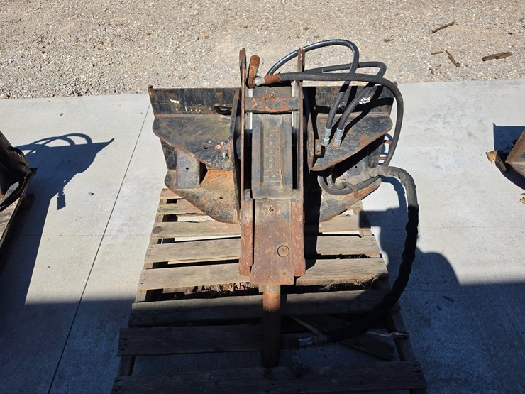#25330-•-bobcat-breaker-skid-steer-attachment-image-1