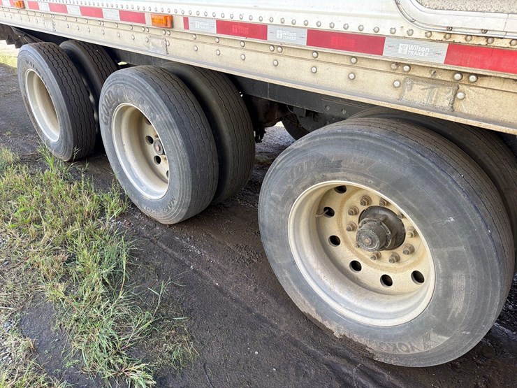2011-wilson-46ft-fixed-tri-axle-live-bottom-semi-belt-trailer--1-owner--very-clean-trailer-image-30