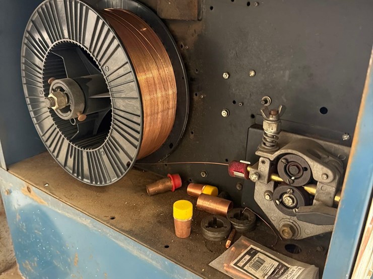 miller-matic-200-wire-welder-image-13