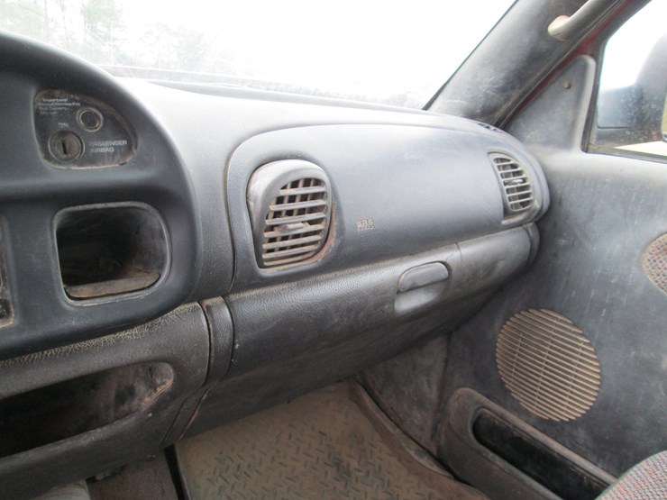 2002-dodge-3500-image-27