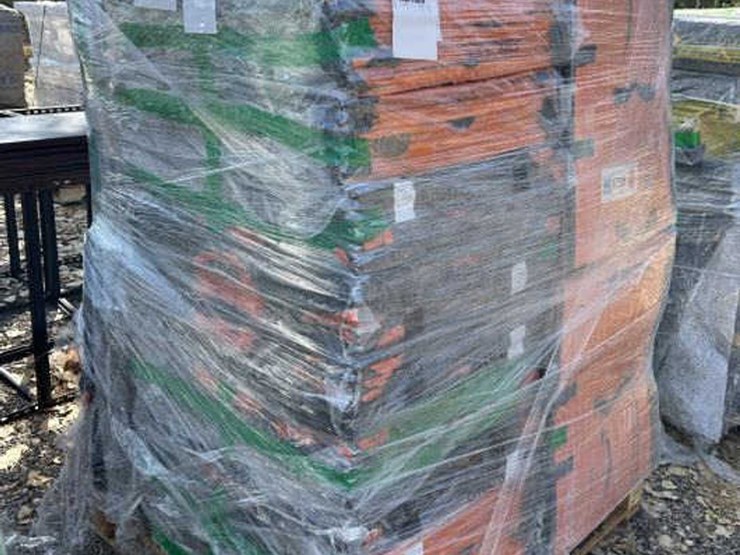 #103-•-20"-tote-bags-on-pallet-image-1