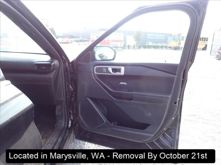 2021-ford-explorer-image-24