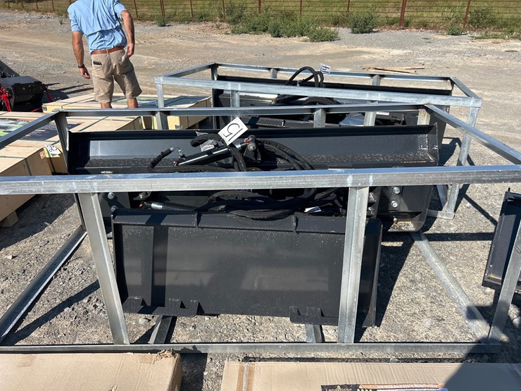 #15-•-84”-6-way-hydraulic-skid-steer-blade-image-3