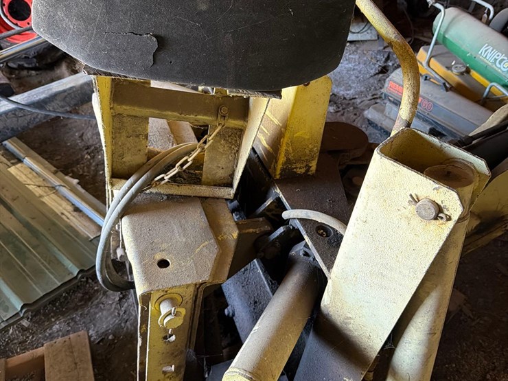 new-holland-lb-11-3pt-backhoe-image-14