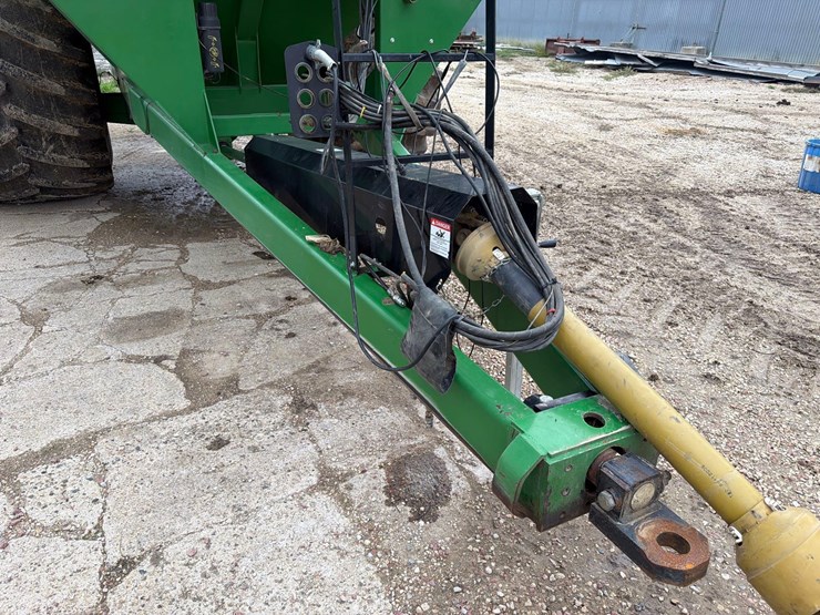 2012-j&m-1051-grain-storm-grain-cart-1-owner-image-16