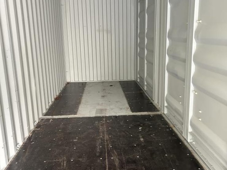 #83-•-40'-high-cube-conex/-shipping-container---one-trip-image-9