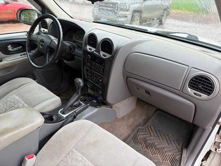 2005-gmc-envoy-image-40